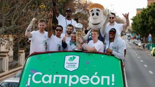 Imágenes de la fiesta de Málaga tras la victoria del Unicaja en la Copa del Rey