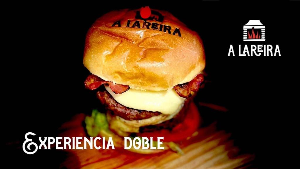 Una de las hamburguesas de A Lareira, en Santiago.