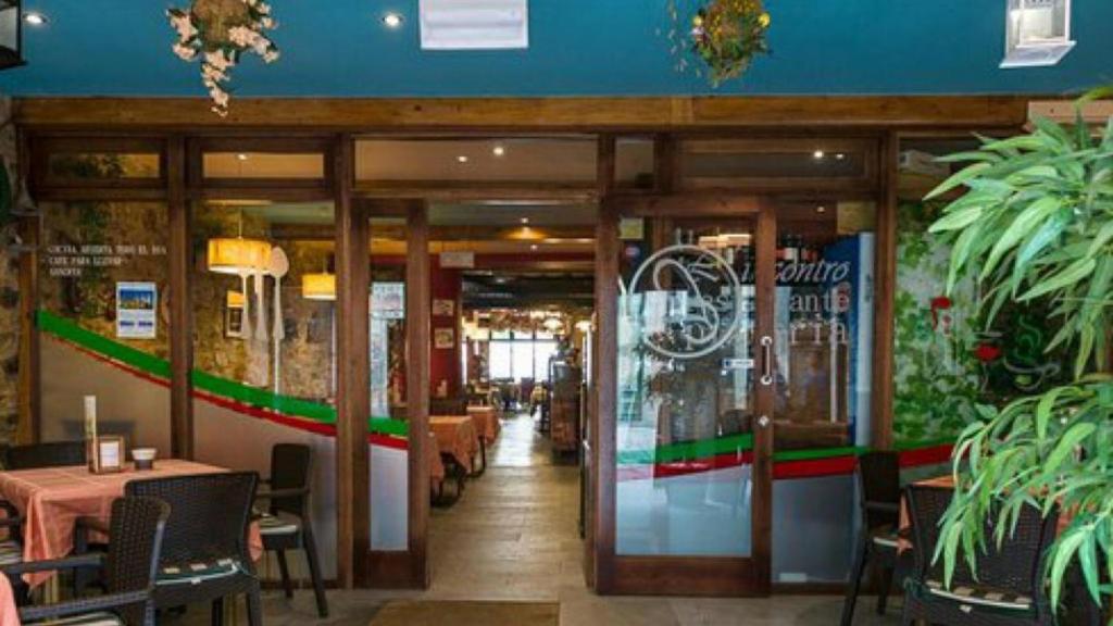 Entrada de L’Incontro, en Santiago.