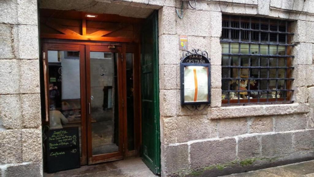 Entrada de María Castaña, en Santiago.