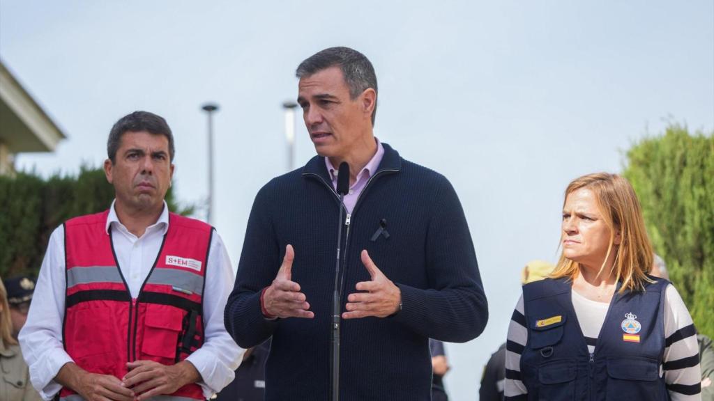 Pedro Sánchez, Carlos Mazón y Pilar Bernabé en una foto de archivo. Jorge Gil / Europa Press