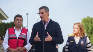 Pedro Sánchez, Carlos Mazón y Pilar Bernabé en una foto de archivo. Jorge Gil / Europa Press