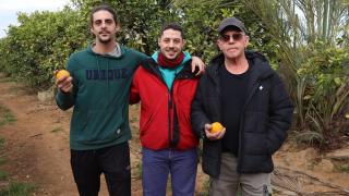 Rubén Bartual, el agricultor que ha abierto una tienda online de naranjas para reflotar la finca familiar arrasada por la dana.
