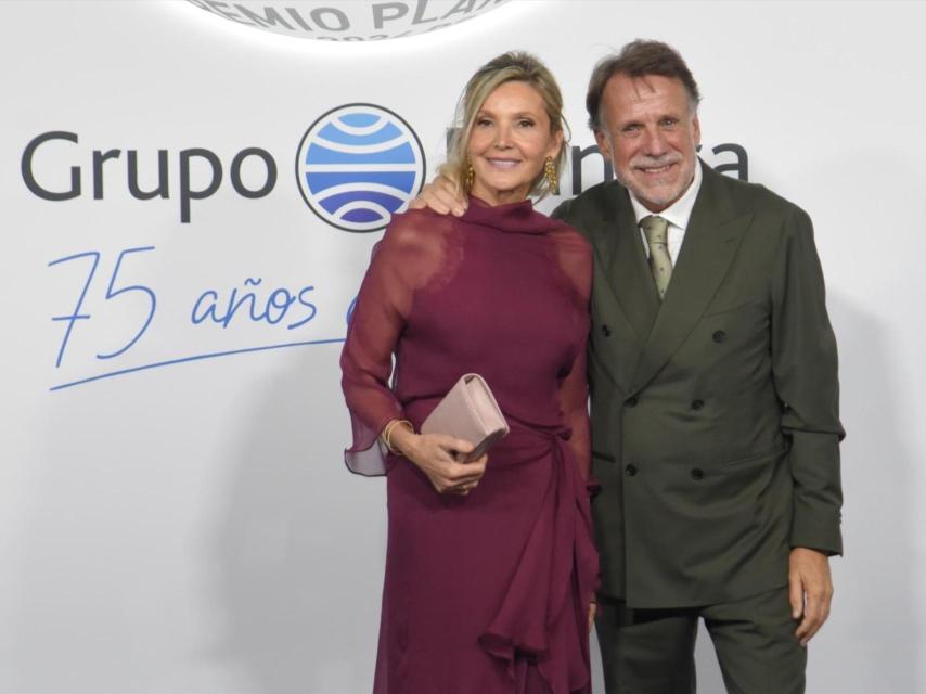 Columna Martí junto a José Creuheras en el 75 aniversario del Grupo Planeta.