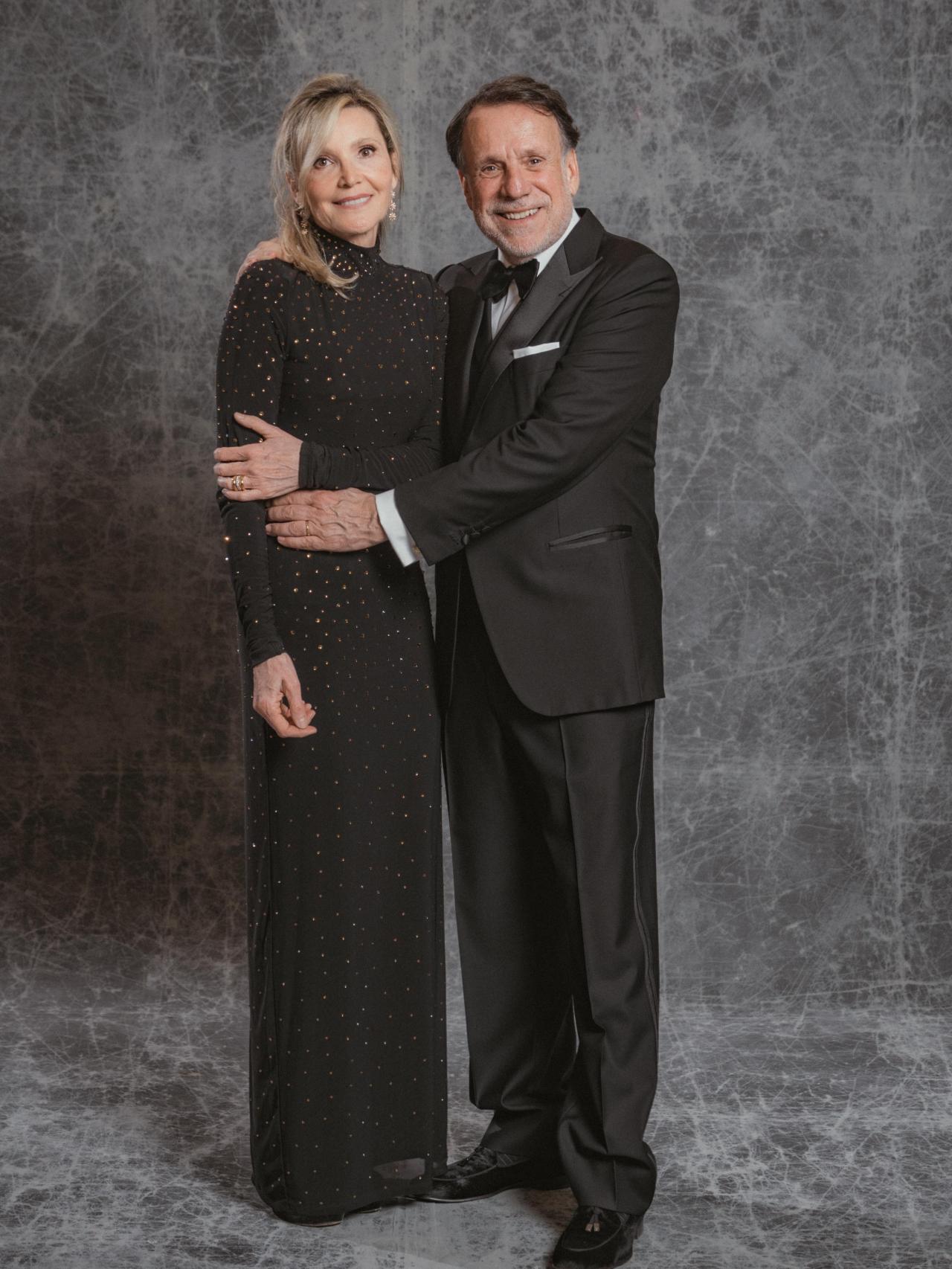 Columna Martí junto a José Creuheras, posando en el 'photocall' de la gala de 'Las Top 100'.