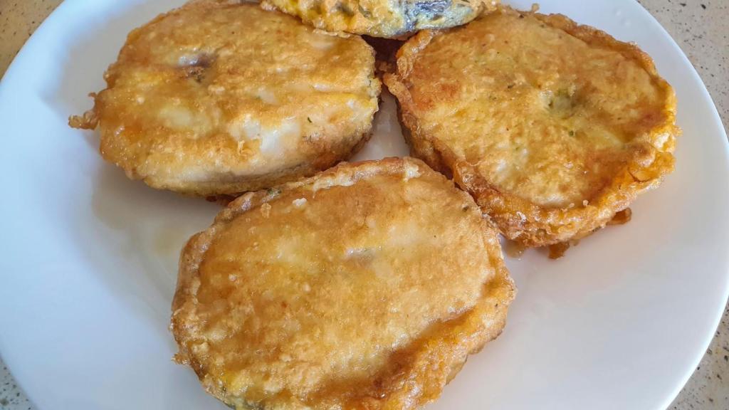 Huevas de merluza fritas.
