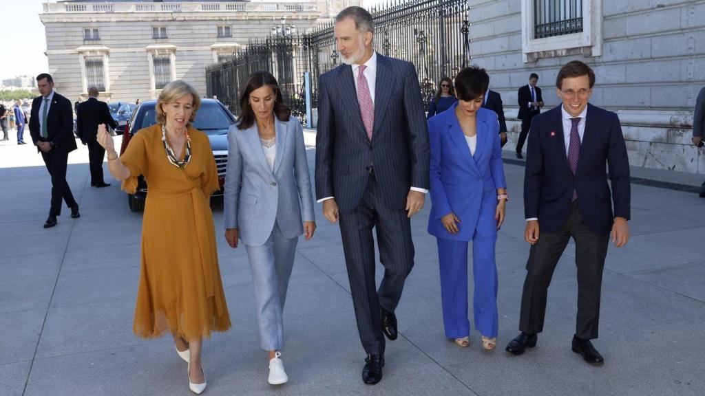 Fotografía de la primera reunión del Real Patronato de la Galería de las Colecciones Reales.
