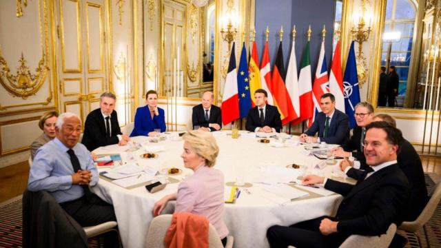 Los líderes europeos, reunidos este lunes en el Elíseo por Macron para discutir la respuesta a la crisis de Ucrania.