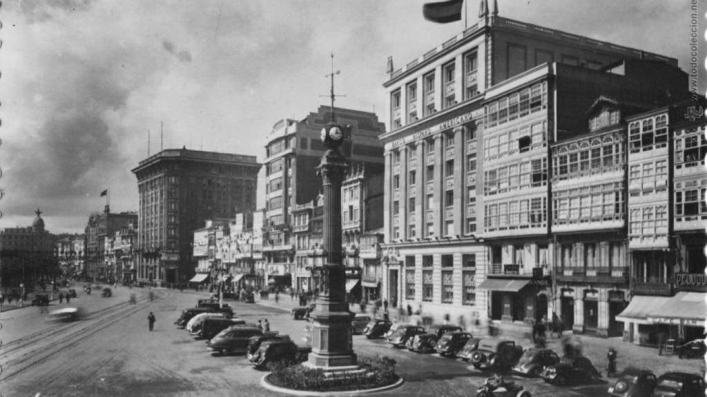 Los Cantones, en una imagen de archivo, con el cine Avenida a la izquierda del Obelisco.