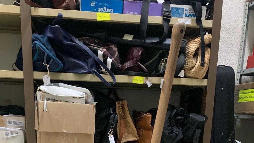 Imagen del cuarto de objetos perdidos.