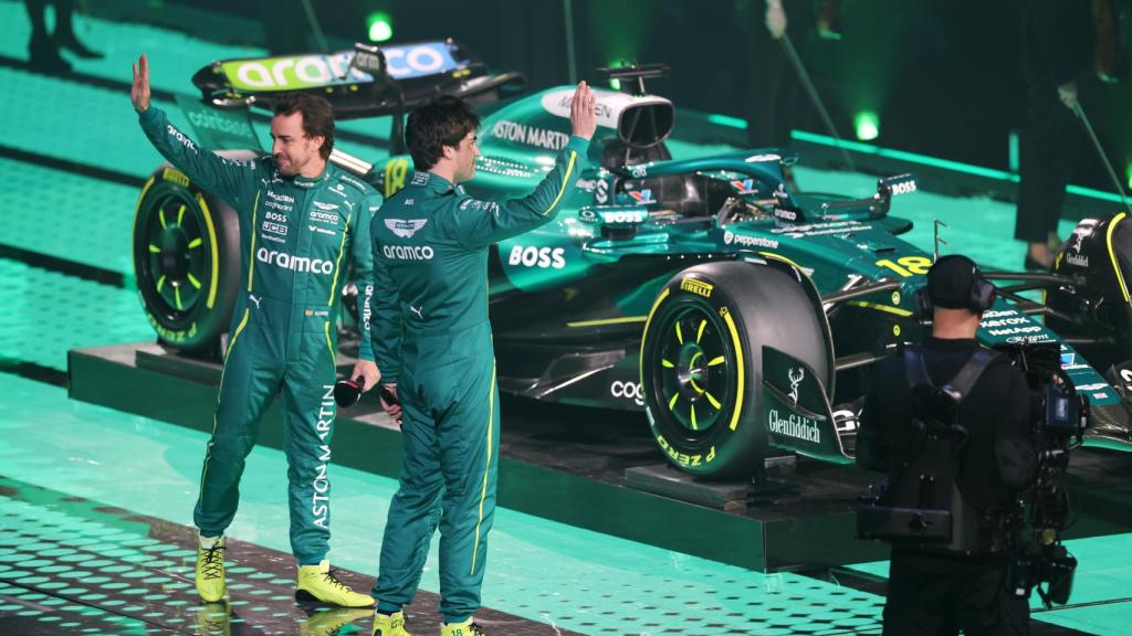 Fernando Alonso y Lance Stroll, en el F1 75 Live en Londres