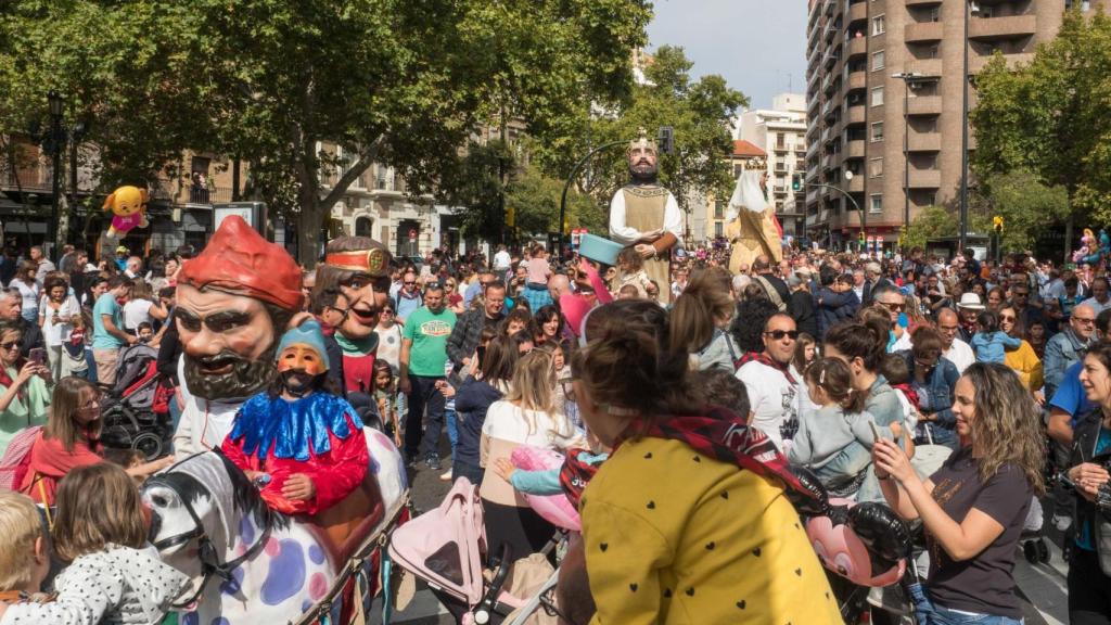La Comparsa de Cabezudos en Zaragoza.