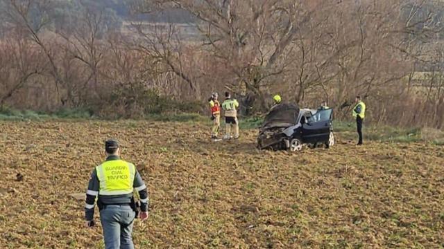 Imagen de como ha quedado el turismo tras el siniestro vial en A-1226 (Barbastro – Berbegal)