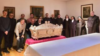 Sigue el estudio del sepulcro de Santa Teresa de Jesús de Alba de Tormes