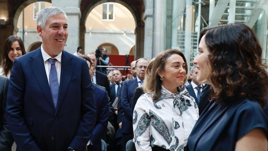 José Vicente de los Mozos durante el pregón de la Semana Santa de Valladolid en Madrid con la presidenta Isabel Díaz Ayuso