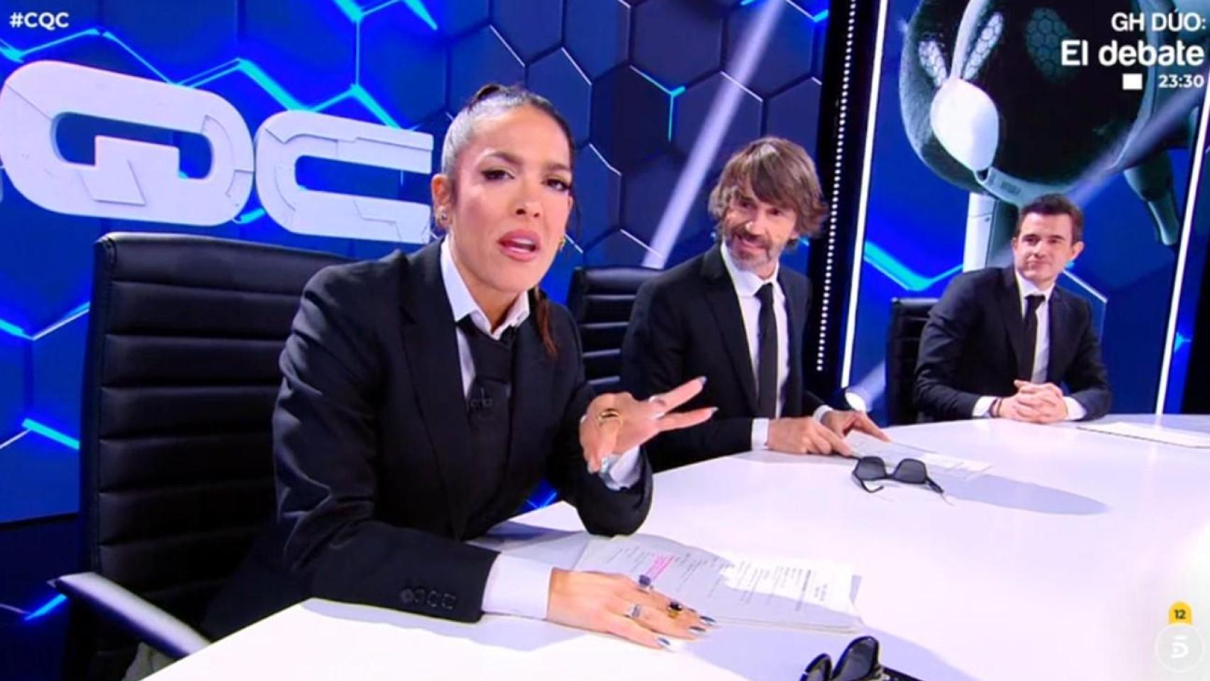 Lorena Castell, Santi Millán y Pablo González Batista, presentadores de 'Caiga quien caiga'.