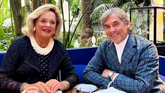 Ira von Fürstenberg junto a su hijo, Hubertus de Hohenlohe, en una imagen de las redes sociales de él.