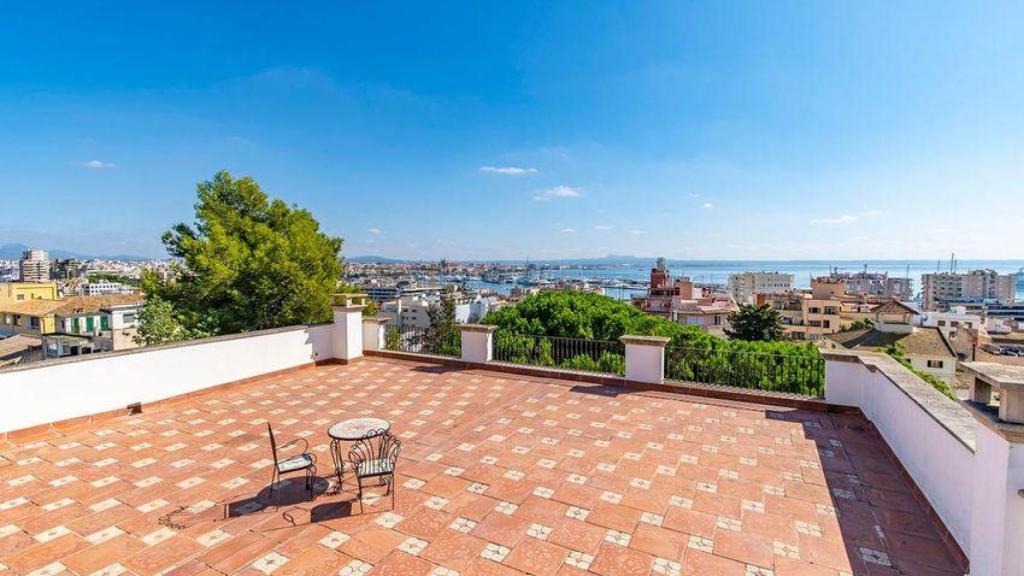 La azotea de la casa con vistas al mar.