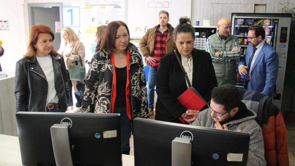 Visita al Centro de Formación, Innovación e Investigación Industrial de CLM T-Formamos. Foto: Ayuntamiento de Alcázar.
