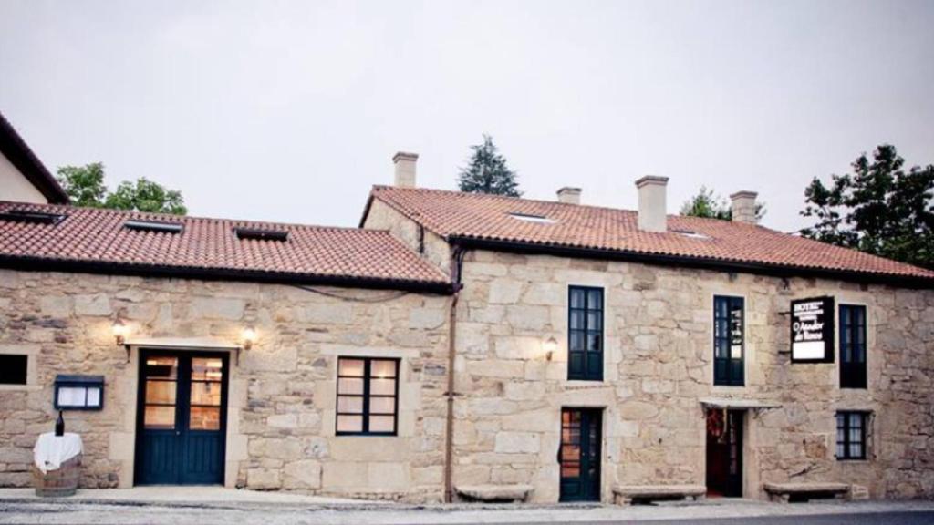 Exterior de O Asador de Roxos.