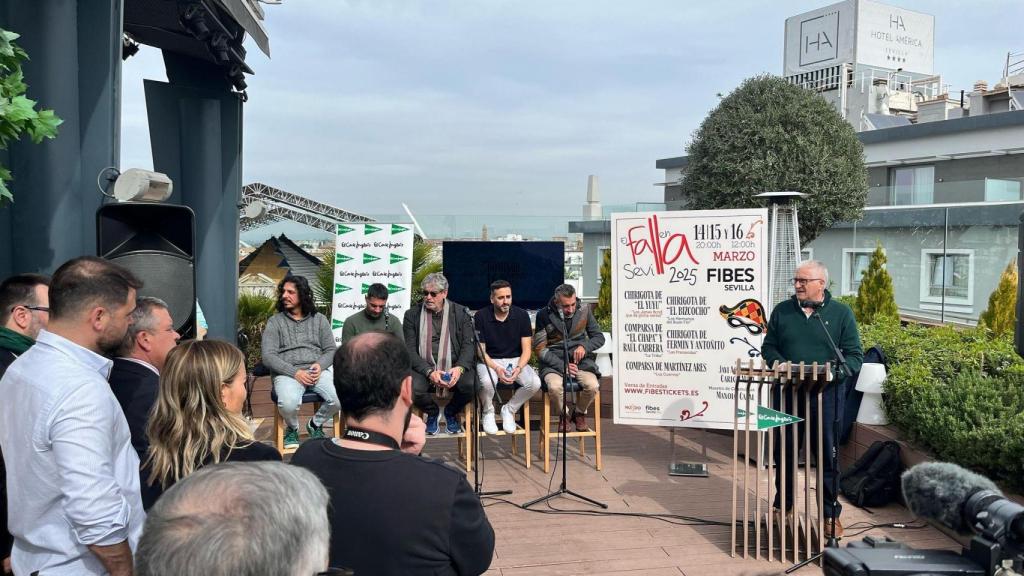 Javier Bohórquez, 'El Bizcocho', 'El Yuyu', Javi Aguilera, Carlos Mení y Manolo Casal en el acto de presentación de El Falla en Sevilla.