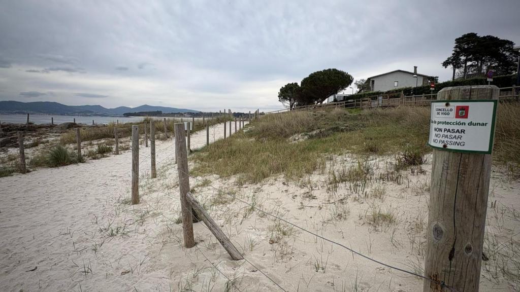 Zona de dunas protegida en el Vao.
