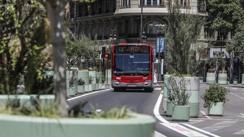 Un autobús de la línea C1, imagen de archivo. Europa Press / Rober Solsona