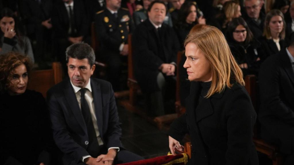 Pilar Bernabé y Carlos Mazón en la misa funeral por las víctimas de la dana. Jorge Gil / Europa Press