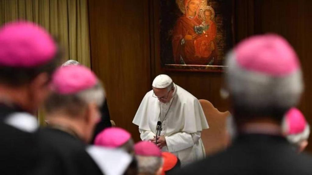 Francisco preside la cumbre contra la pederastia en el Vaticano en 2019 ante obispos y cardenales de todo el mundo.