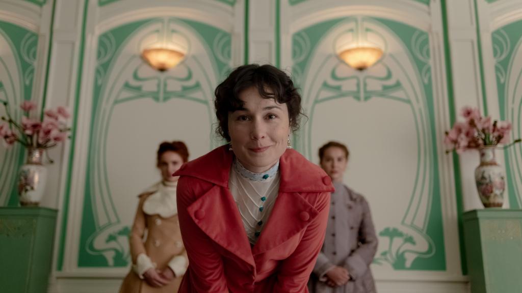 Fotograma de 'Manual para señoritas'.