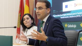 Pedro Palacios y Carla Avilés durante la rueda de prensa de presentación.