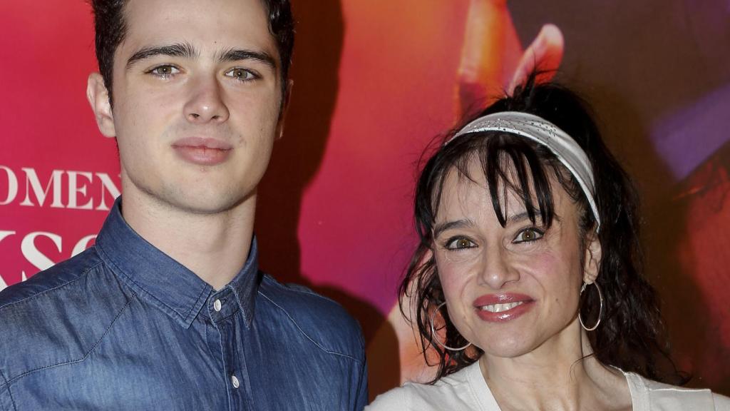 Beatriz Rico junto a su hijo, Marco, en un acto público hace unos años.