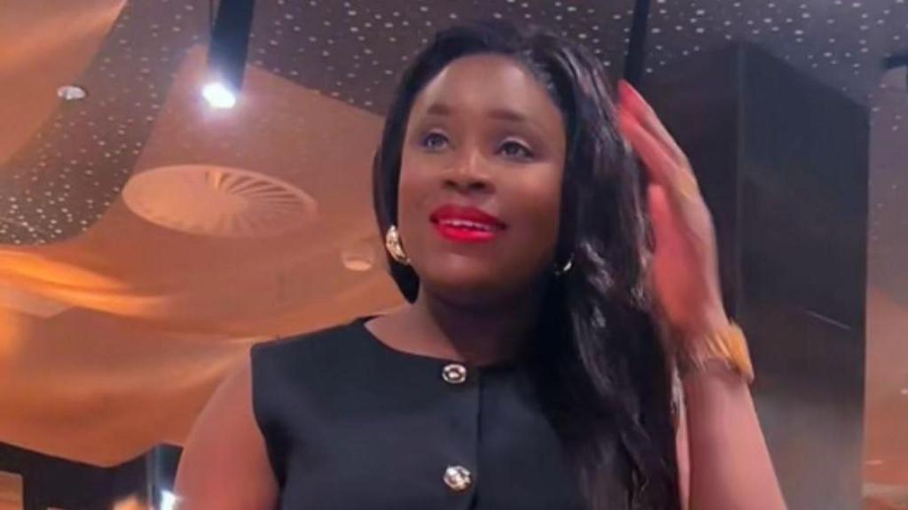 Astou Dembele, senegalesa que vive con sus cuatro hijos en A Coruña.