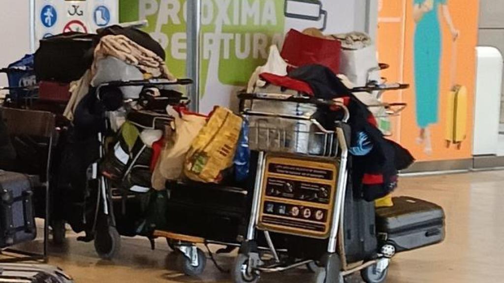 Las cosas de una de las personas sin hogar que viven en Barajas.