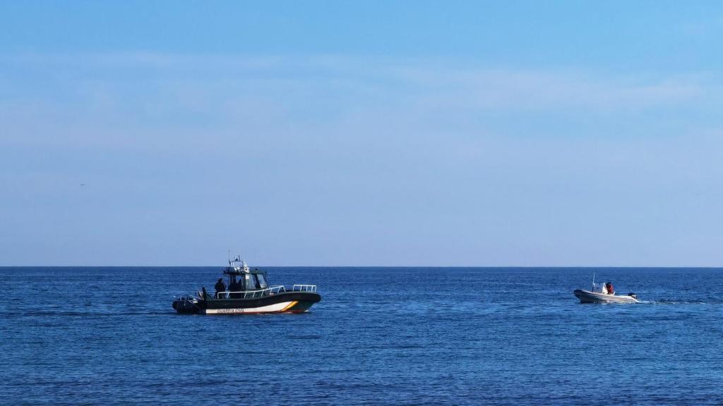 Uno de los equipos de la Guardia civil en la costa de Alicante este febrero.