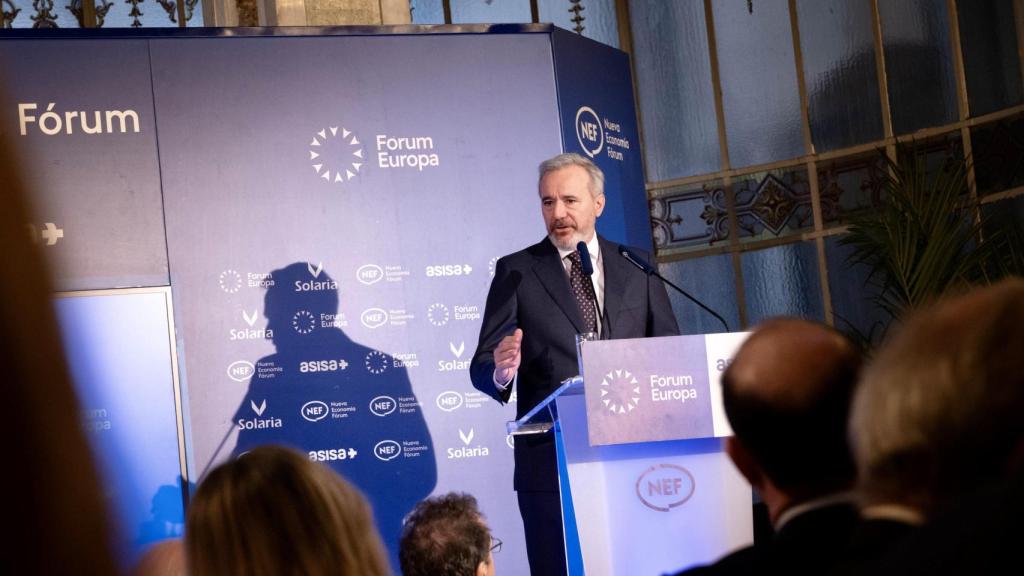 Azcón ha participado en un desayuno informativo organizado por Fórum Europa