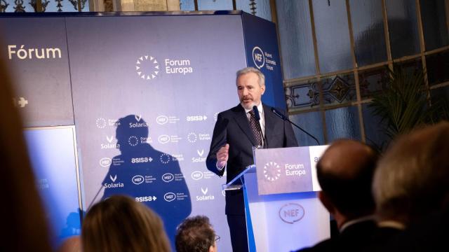 Azcón ha participado en un desayuno informativo organizado por Fórum Europa