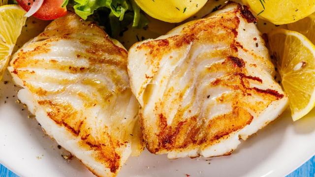 Lomos de pescado a la plancha. (Imagen de archivo)