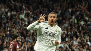 Kylian Mbappé celebra su tercer gol al Manchester City en el Bernabéu
