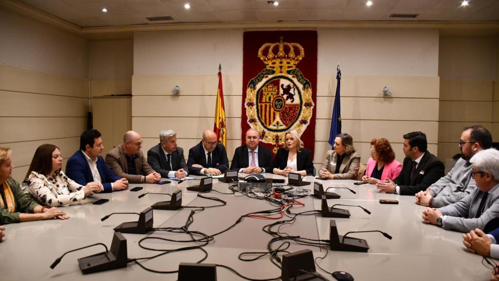 Reunión de alcaldes del PP con senadores.