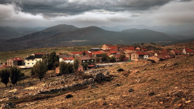 El municipio de Santa María de la Alameda al que pertenece La Dehesa de la Cepeda.