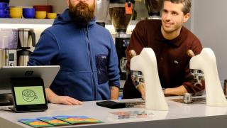 La cafetería de Pablo y Nolo que es la mejor de España con un café a 15 euros: El precio del café se ha duplicado en un año