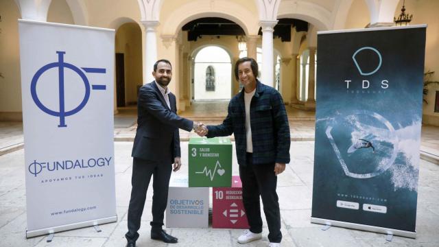 El director general de Fundalogy, Javier de Pro, y el CEO de TodoSurf, Rafael Sánchez.