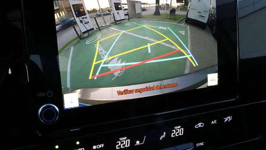 Pantalla central con la vista de la cámara panorámica.