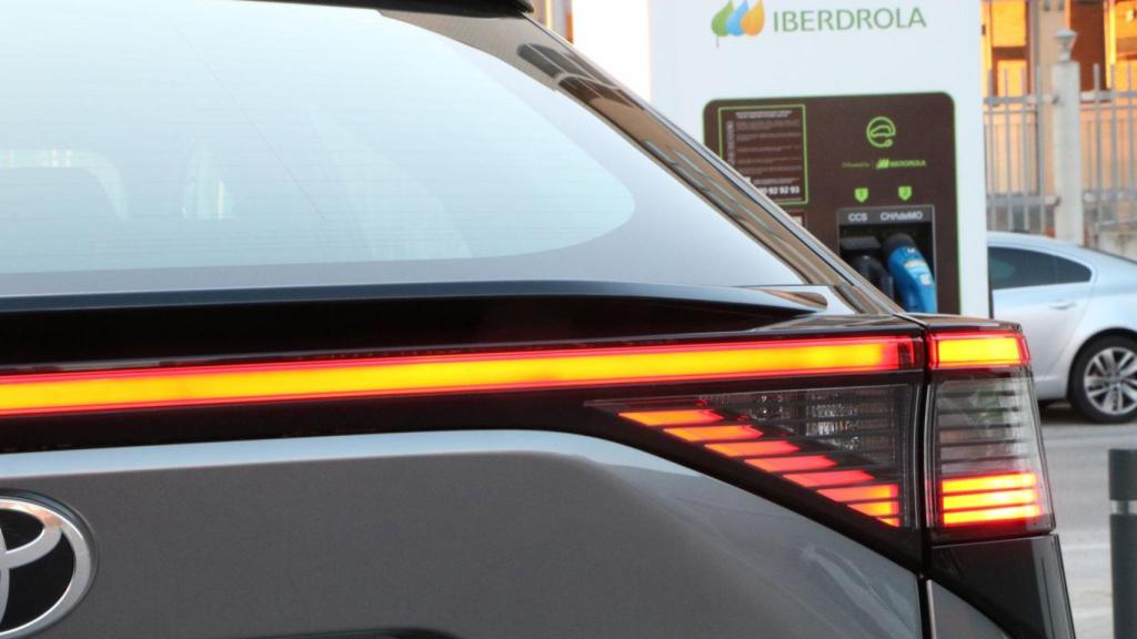 El Toyota bZ4x destaca por su imagen futurista.