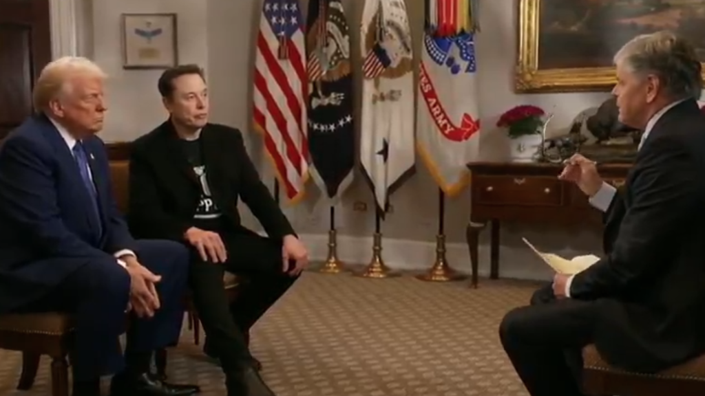 Donald Trump y Elon Musk durante la entrevista concedida a Fox News en el Despacho Oval.
