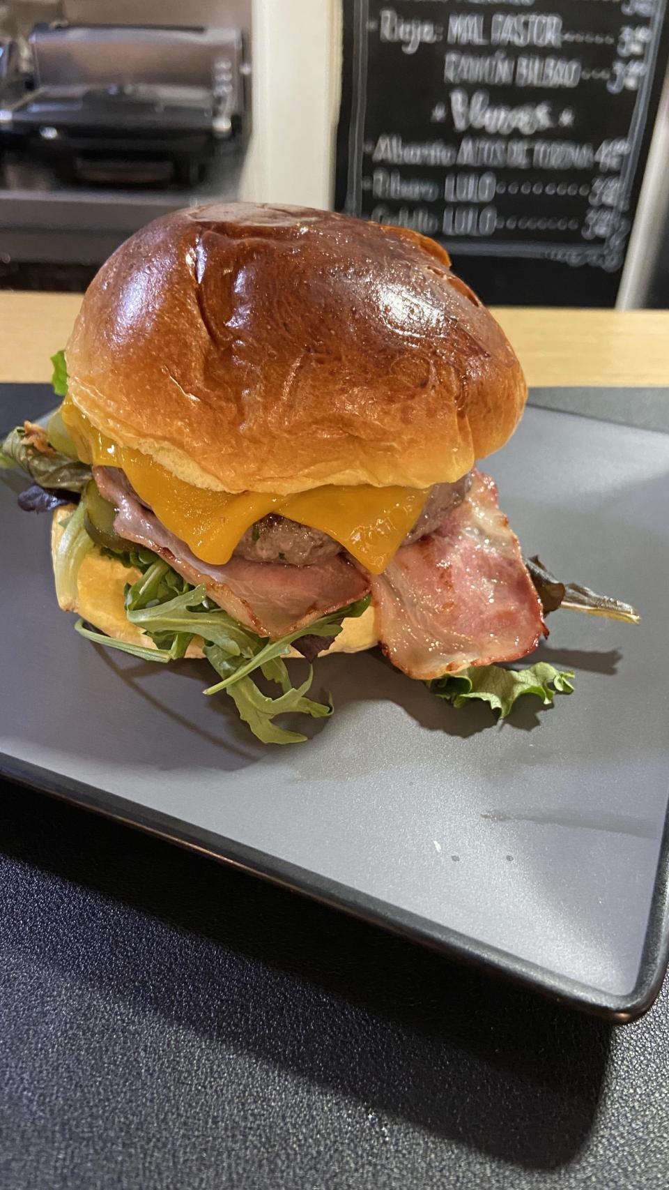 Hamburguesa de Le Coq, en Santiago.