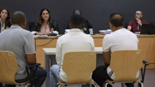 En la imagen, un ciudadano bangladesí declara en la Audiencia de Las Palmas durante la celebración del primer juicio relacionado con la trama.