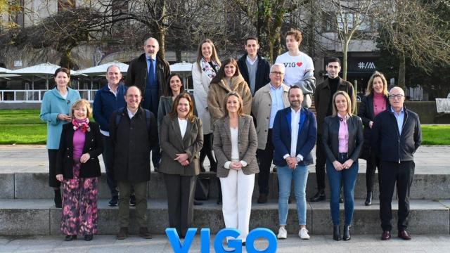 La candidata a la presidencia del PP de Vigo, Luisa Sánchez, presenta a los miembros de su lista de cara al Congreso Local del partido.