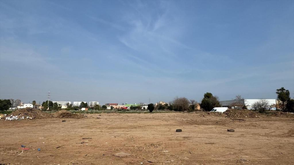 Parque móvil de Sedaví vacío. EP